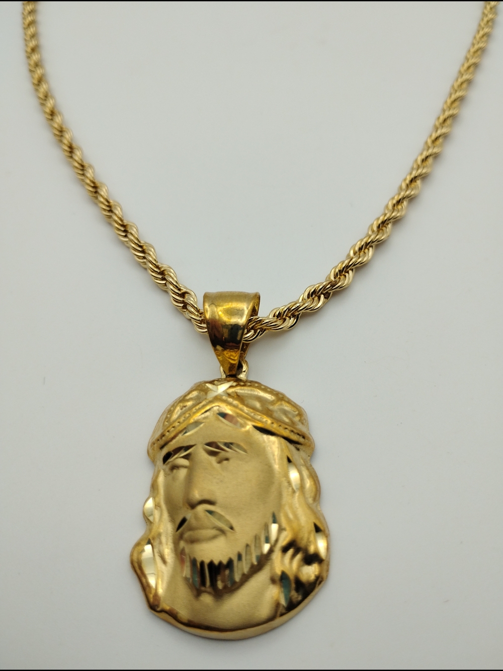 Gold Tone Jesus Head Pendant Necklace - Picture 2 of 15